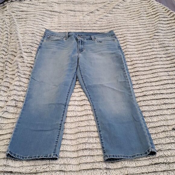Light wash Levi's cropped jeans size 29 - Picture 1 of 12